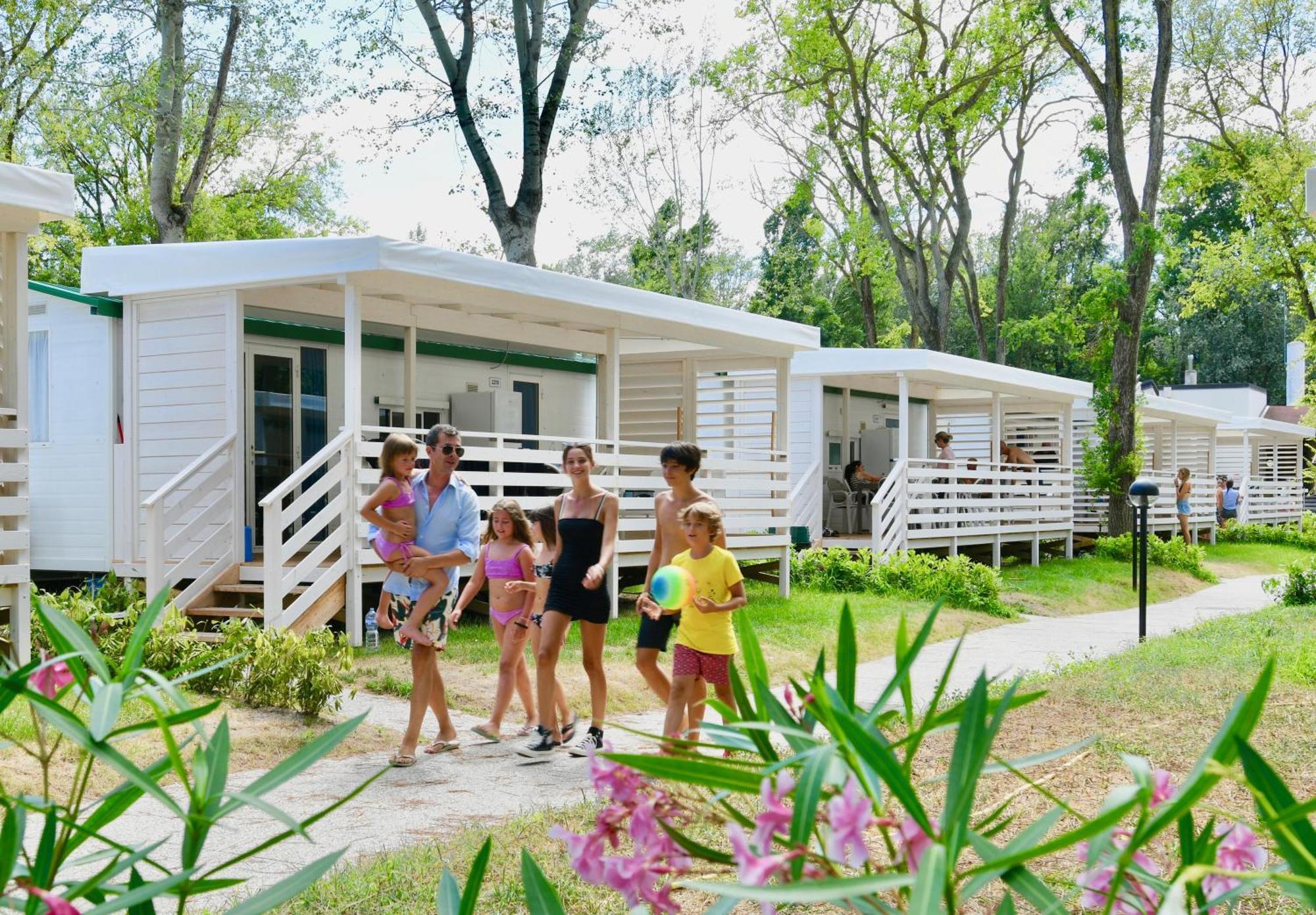 Isamar Holiday Village Ca Lino Ruang foto A typical campsite