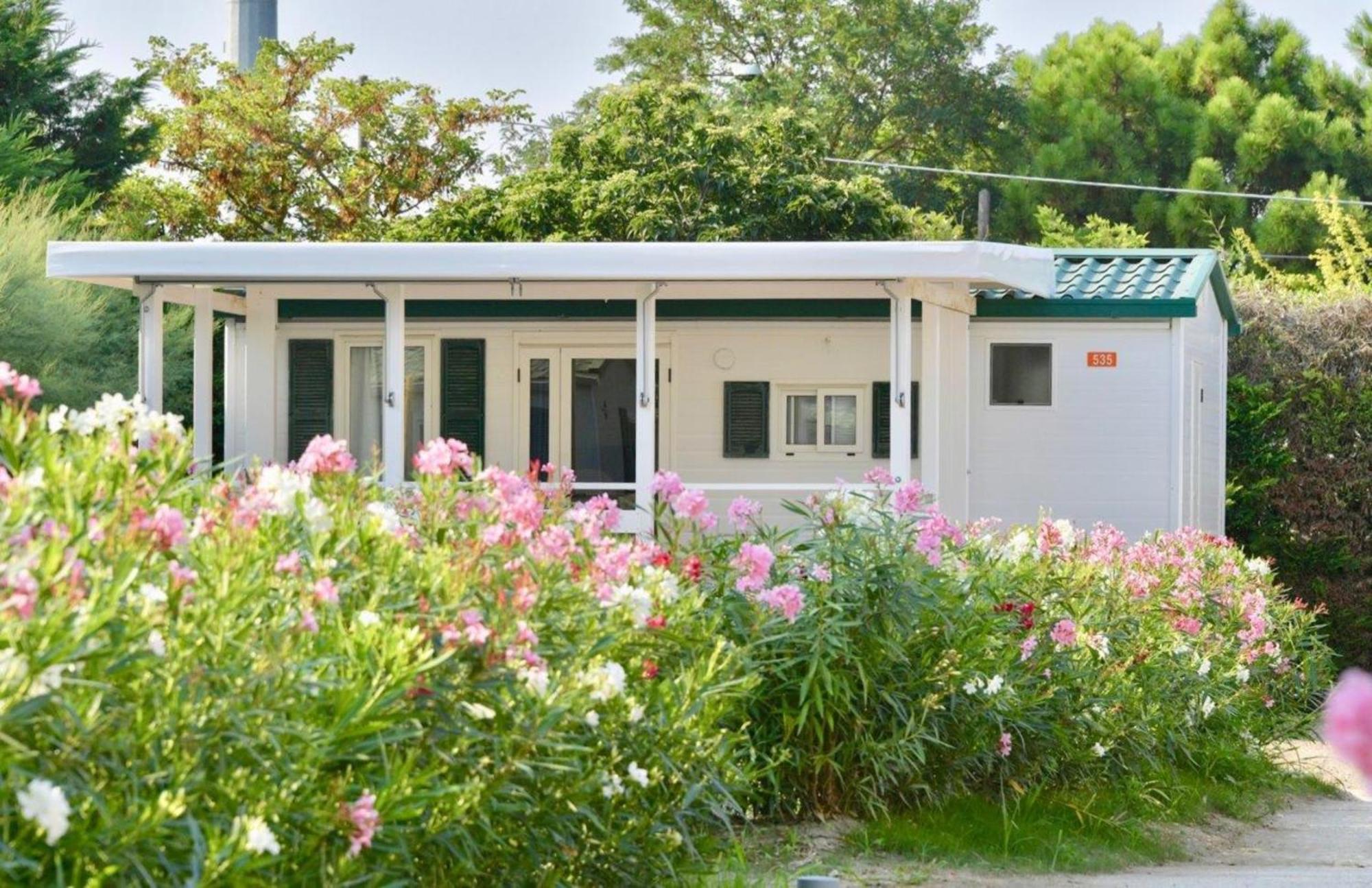 Isamar Holiday Village Ca Lino Ruang foto The station building