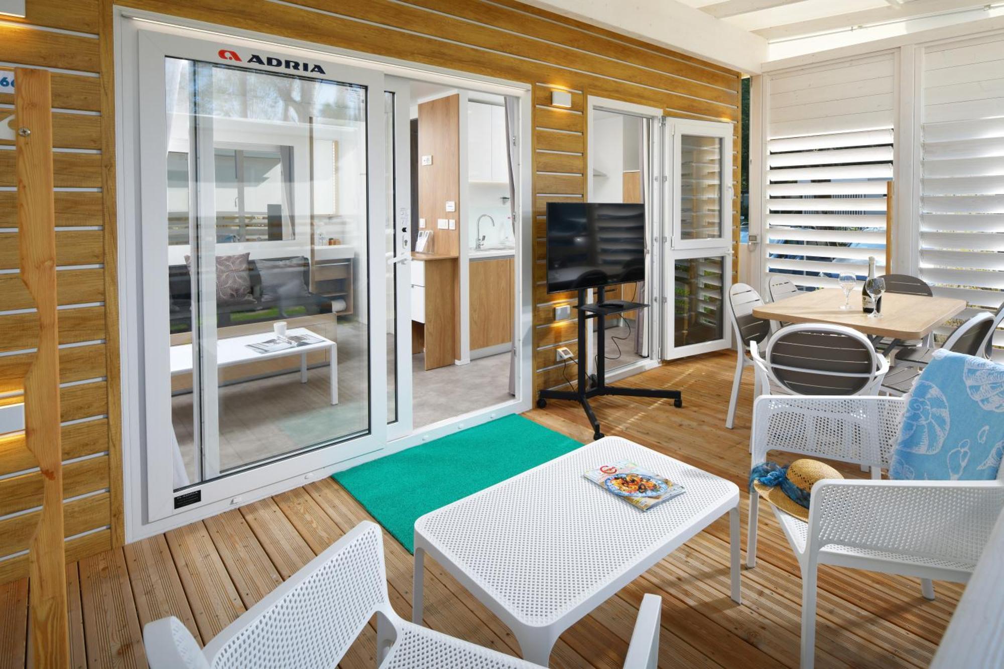Isamar Holiday Village Ca Lino Bagian luar foto A sliding door